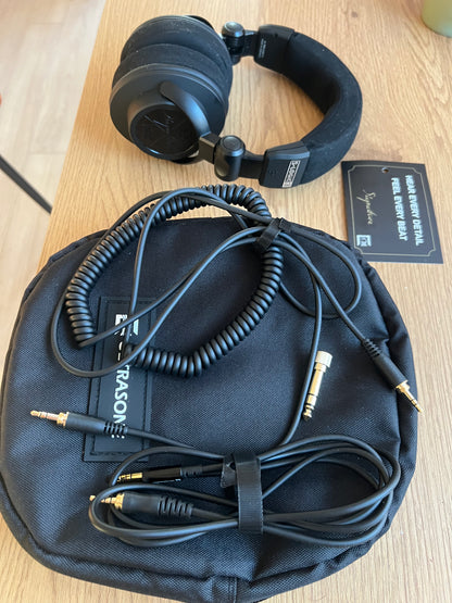 Ultrasone Signature Pure Black